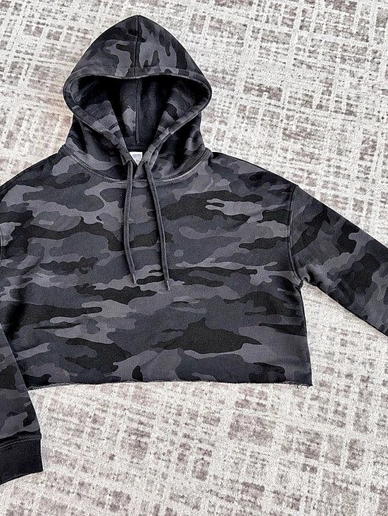 Gildan Tops - Gildan Women's Camo Cropped Hoodie in Black & Gray